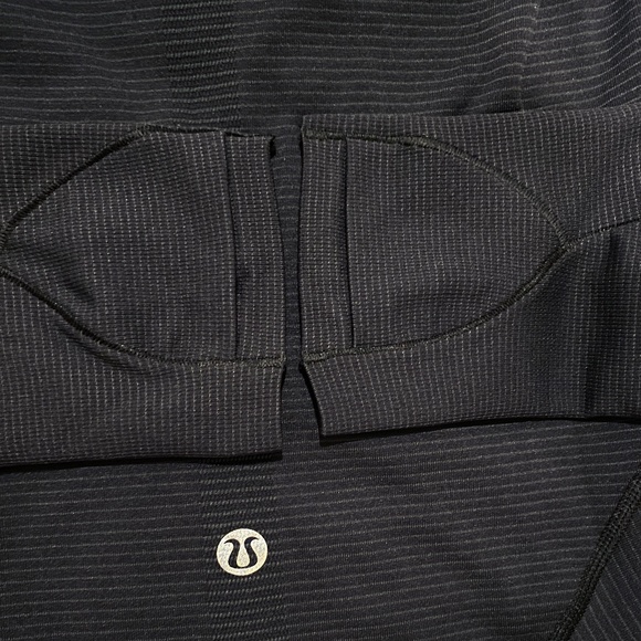 Lululemon Swiftly Tech 2.0 Race Length Top in Black/Gray Stripe (Size 10) - Picture 7 of 7